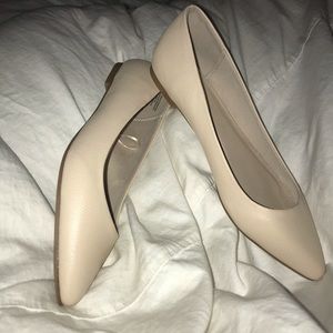 EXPRESS flats - nude nwot